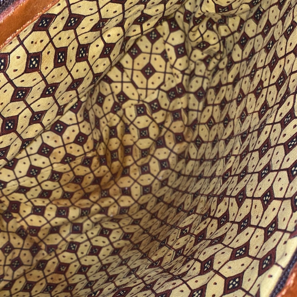 Elegant Brown Woven basket style Leather Shoulder Bag - Picture 10 of 15